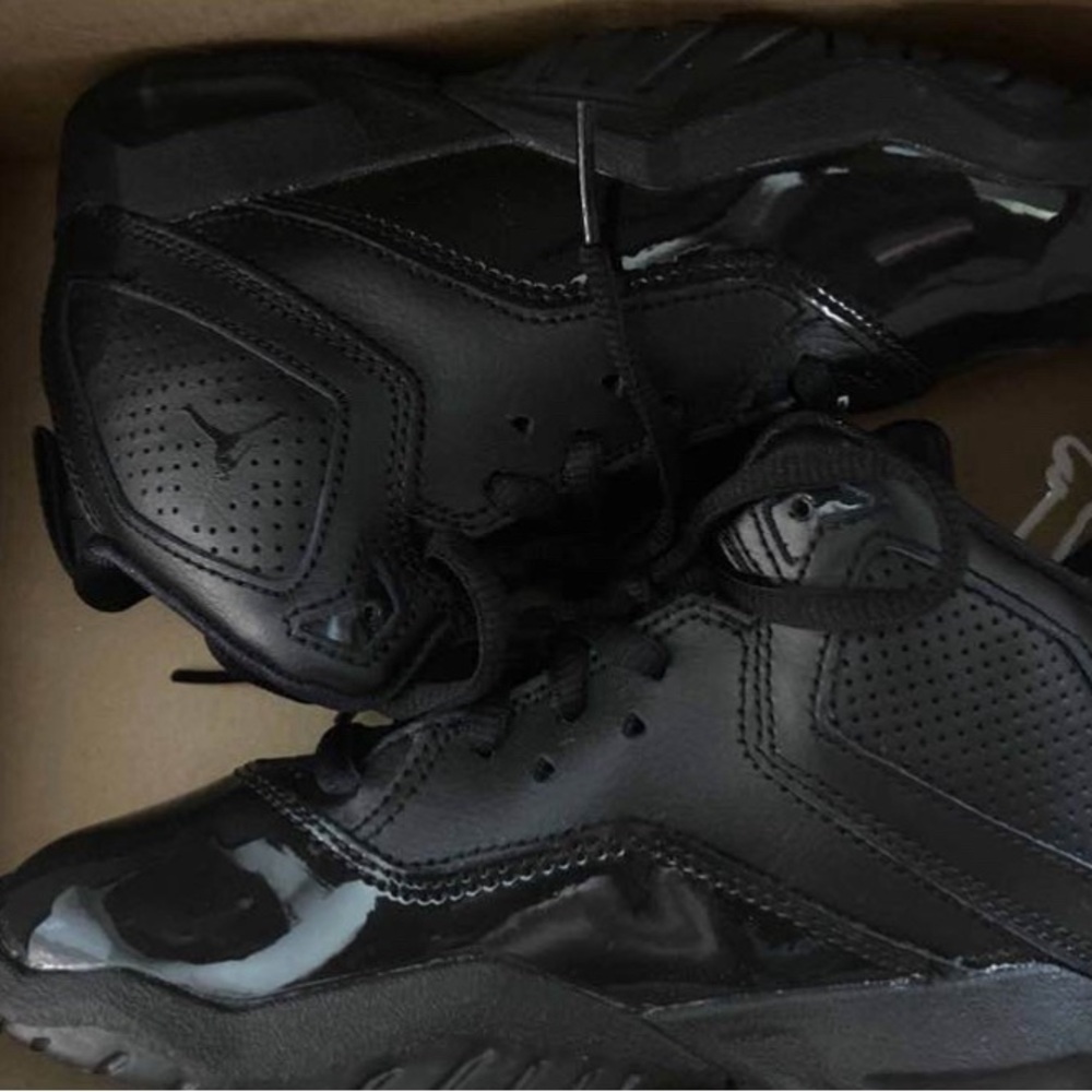 Jordan b’loyal PS ‘triple black’